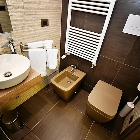 Aurora Πιάτσα Αρμερίνα