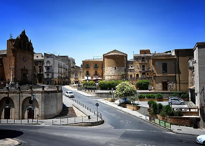 לינה וארוחת בוקר Aurora 3*